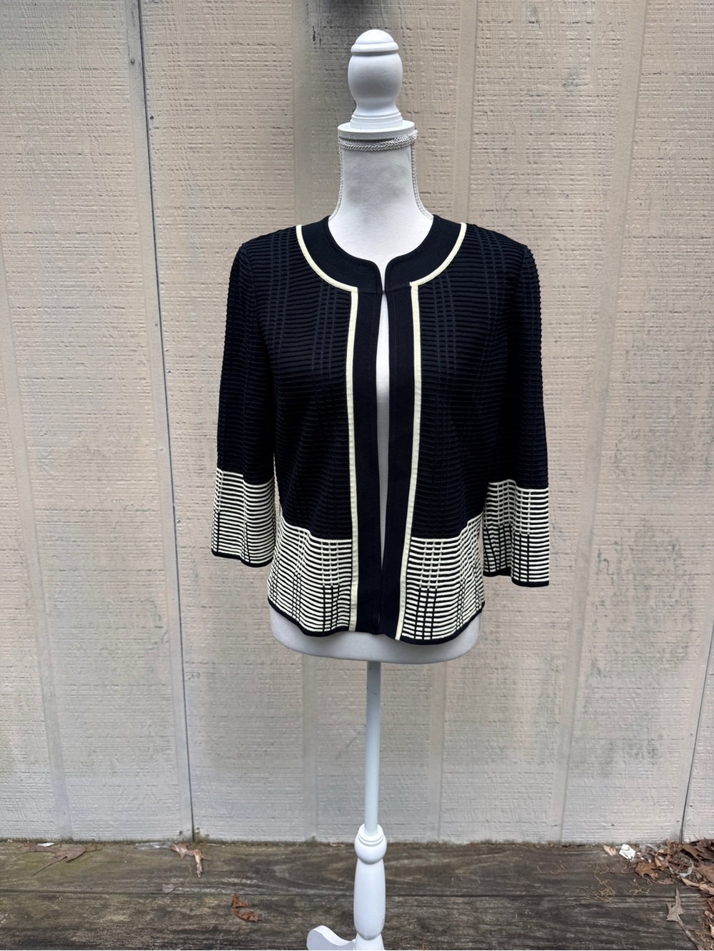 Ming Wang Black and Cream Open-Front Knit Jacket